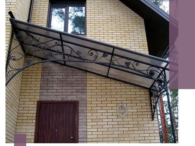 Односкатные козырьки из металла под ключ в Биробиджане